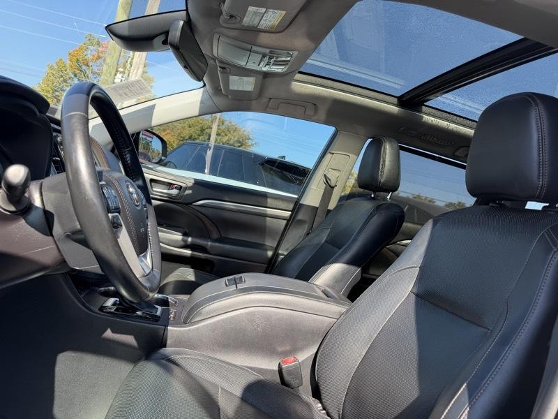 Toyota Highlander Limited AWD V6 2019