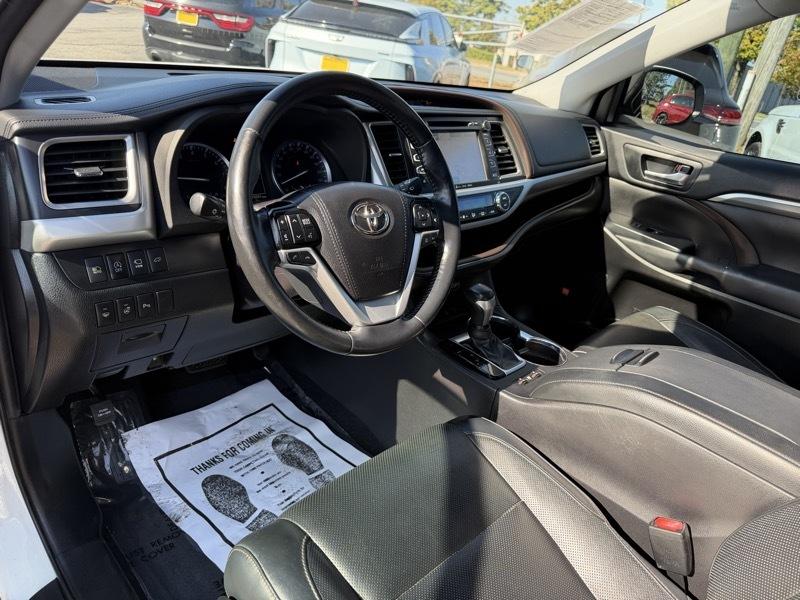 Toyota Highlander Limited AWD V6 2019
