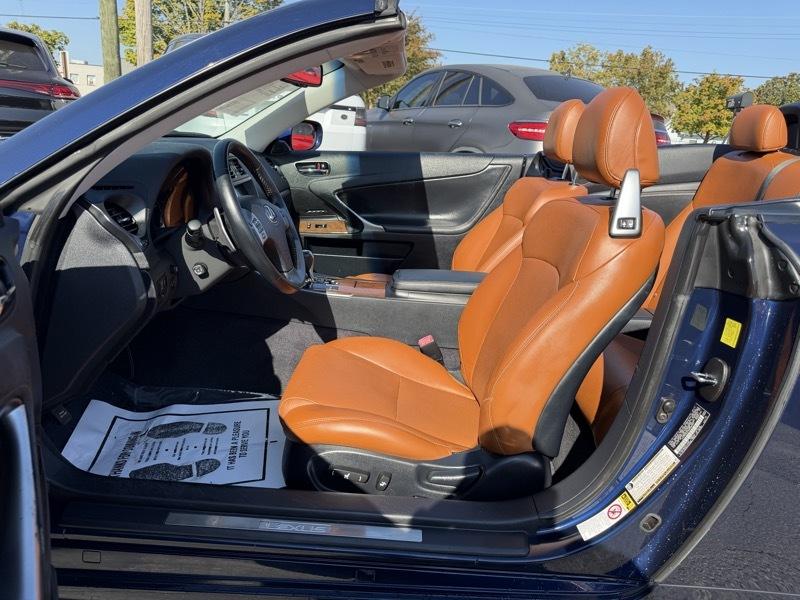 Lexus IS C 350 2011