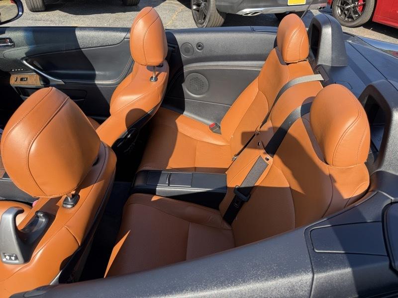 Lexus IS C 350 2011