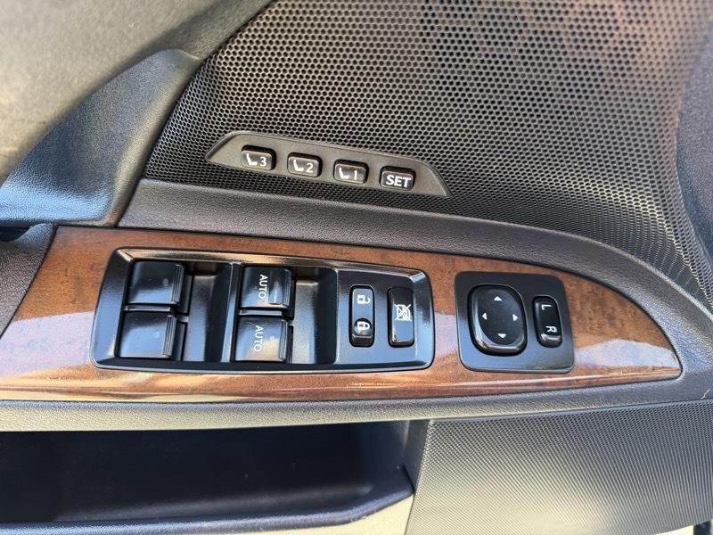 Lexus IS C 350 2011