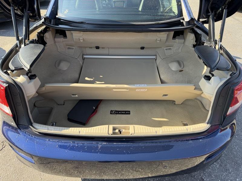 Lexus IS C 350 2011