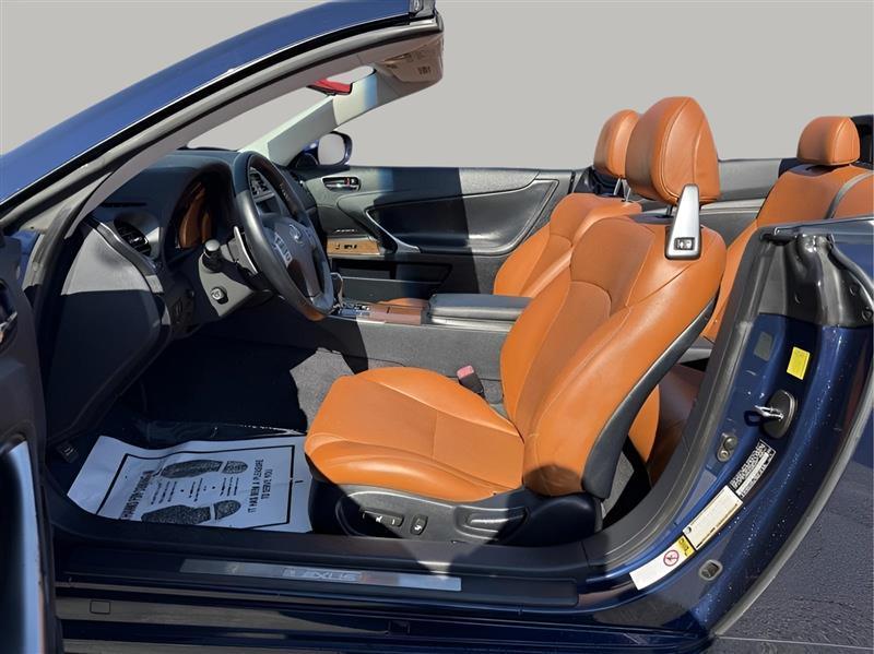 Lexus IS C 350 2011