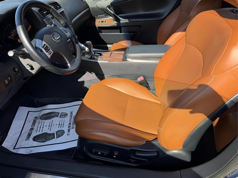 Lexus IS C 350 2011