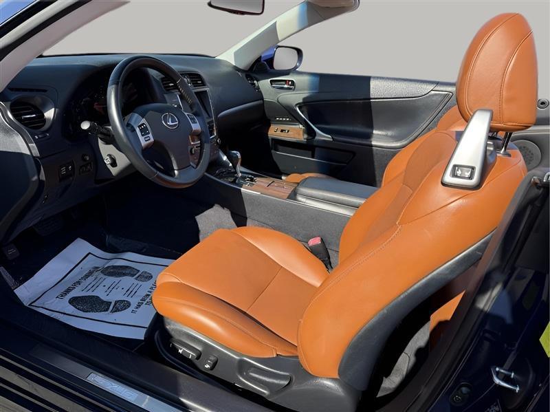 Lexus IS C 350 2011