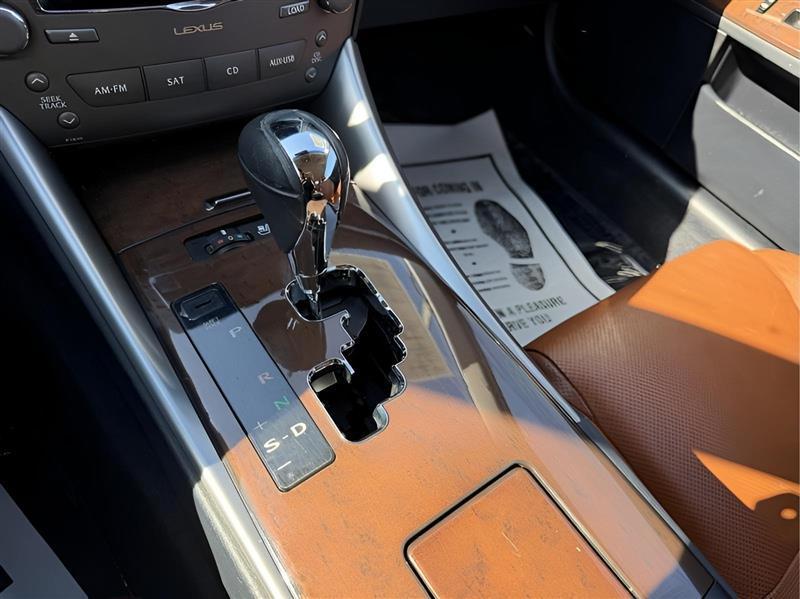Lexus IS C 350 2011