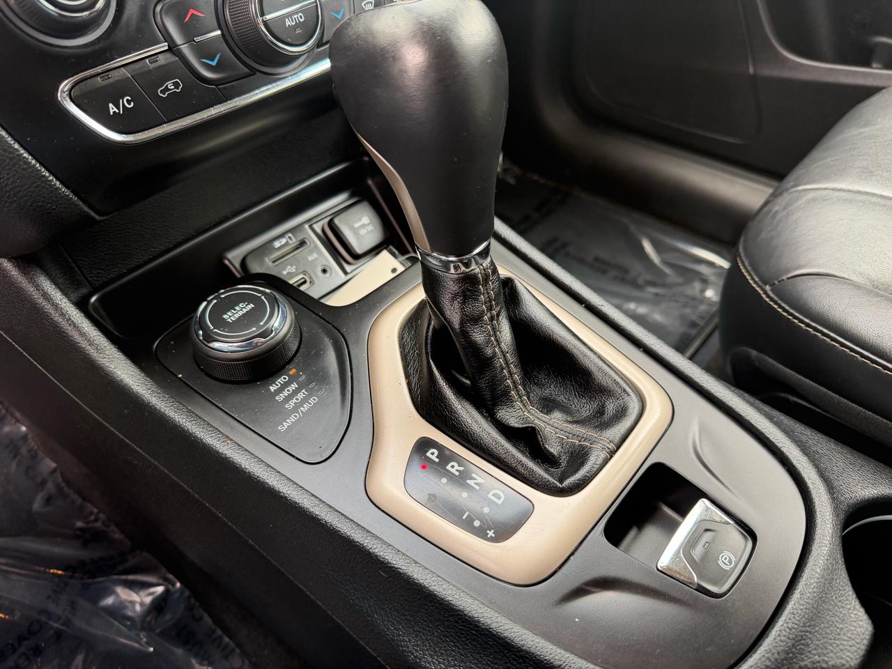 Jeep Cherokee Limited 4WD 2015