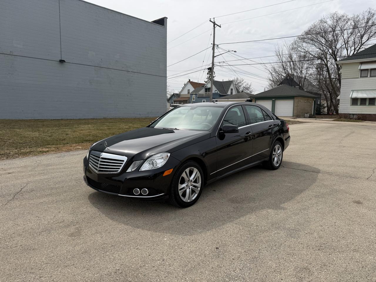 Mercedes-Benz E-Class E350 Sedan 4MATIC 2011