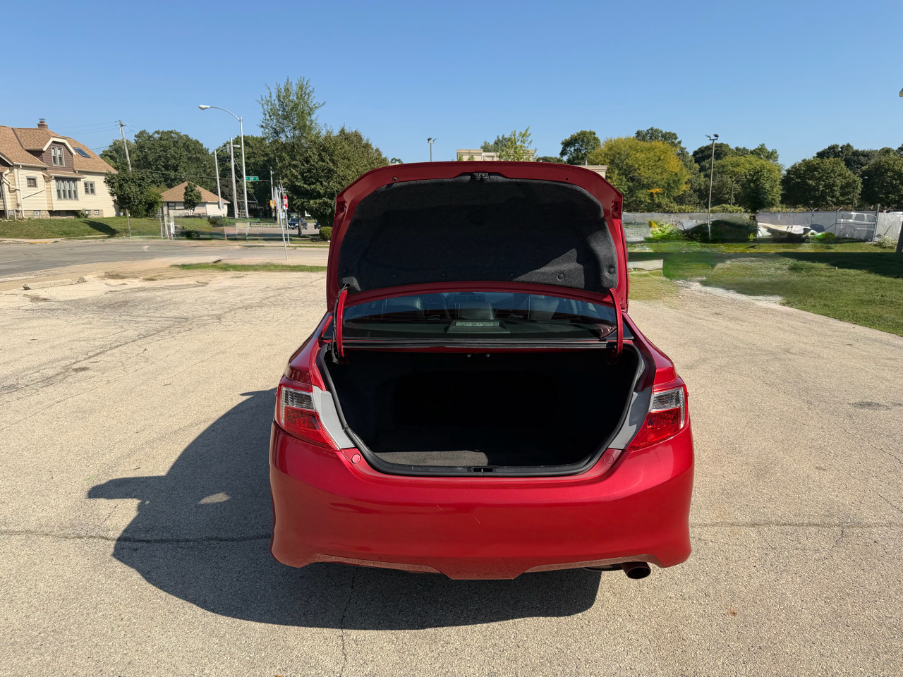 2013 Toyota Camry SE photo 2