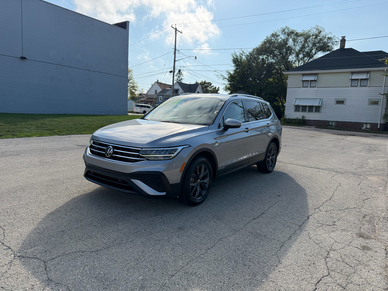 2022 Volkswagen Tiguan SE photo 2