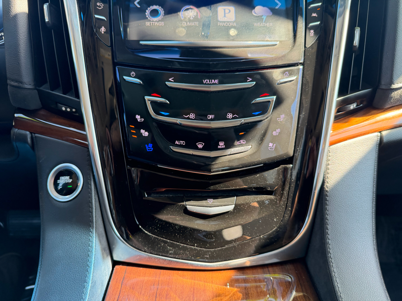 2016 Cadillac Escalade Luxury photo 13