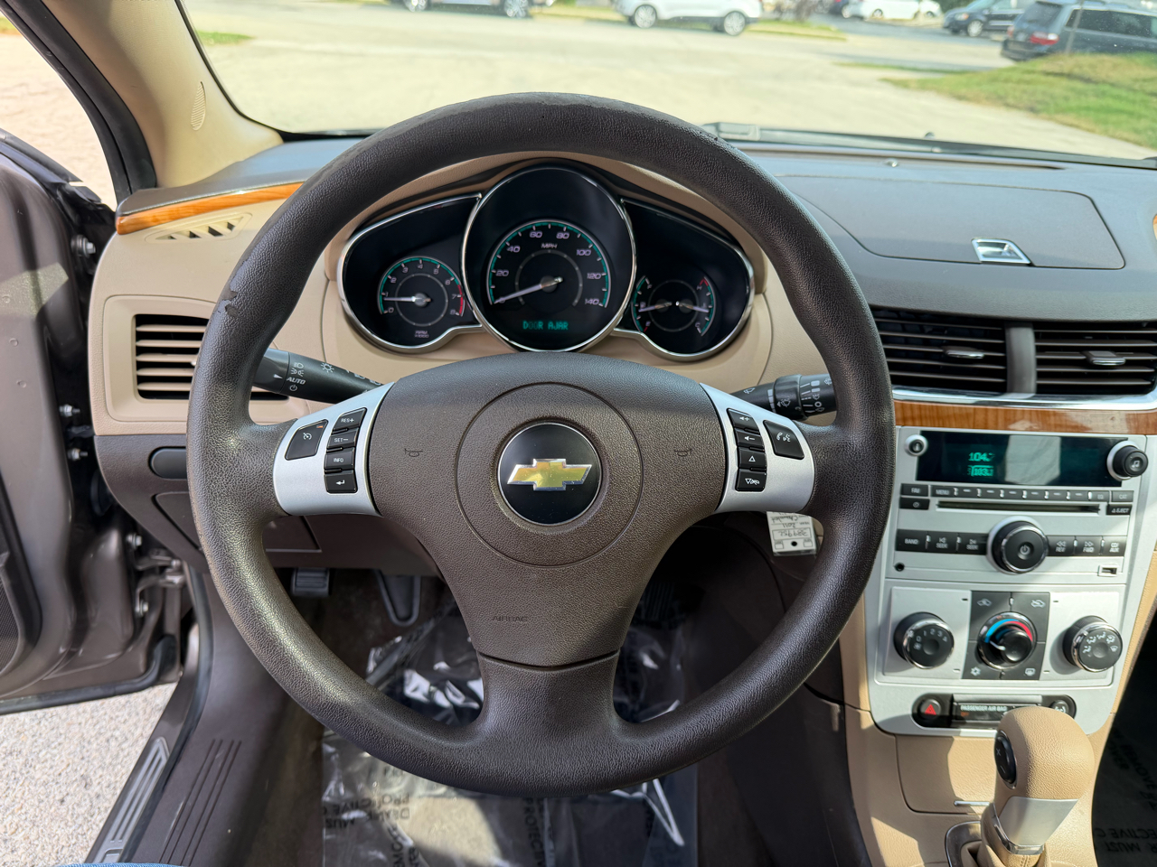 2011 Chevrolet Malibu 1LT photo 11