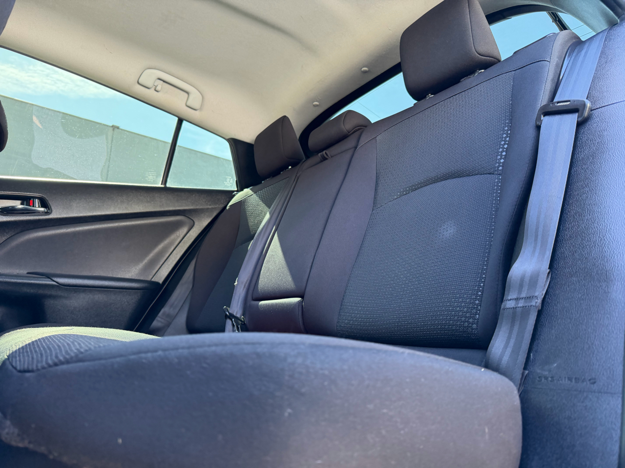 2021 Toyota Prius LE photo 7
