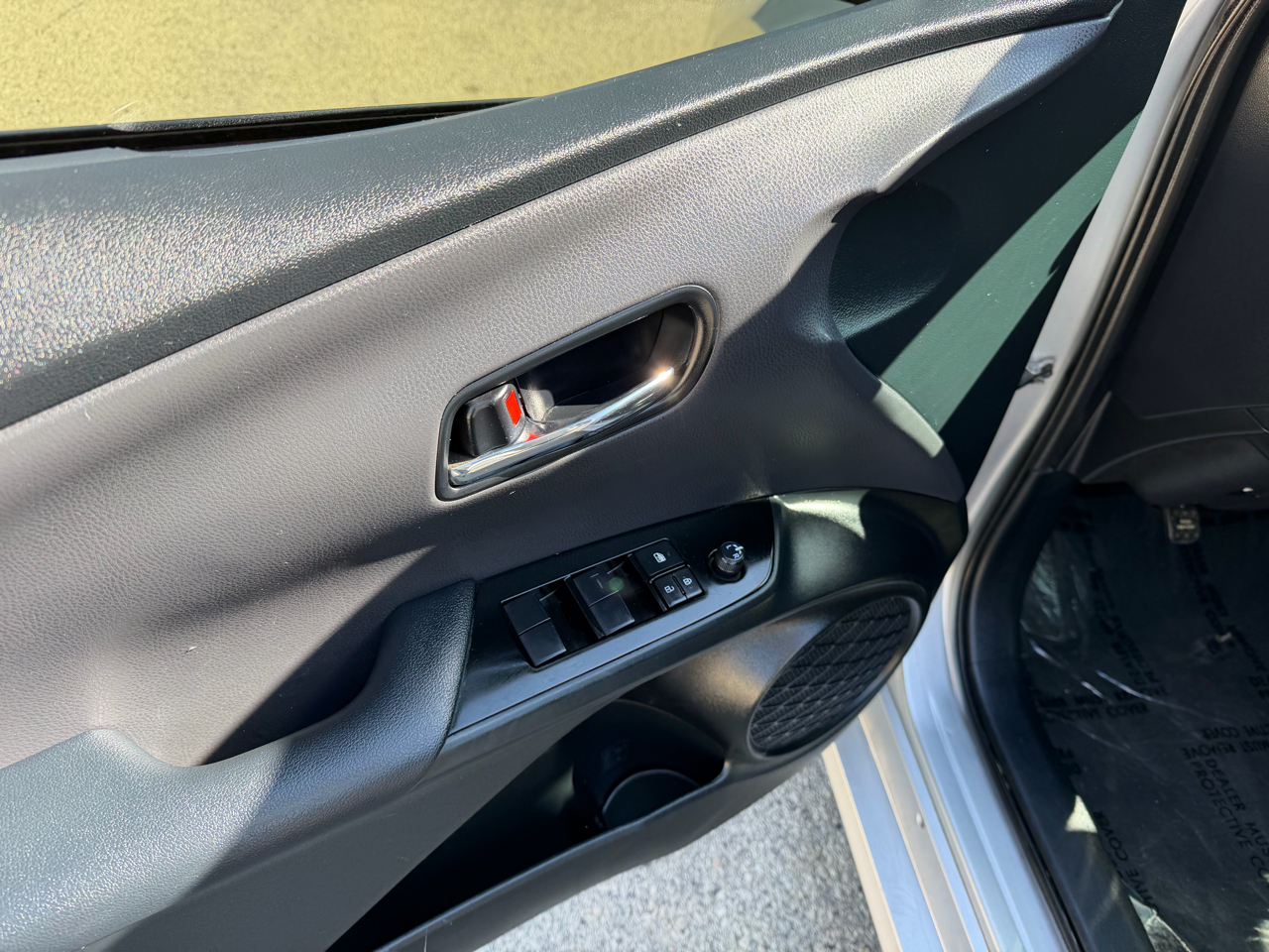 2021 Toyota Prius LE photo 8