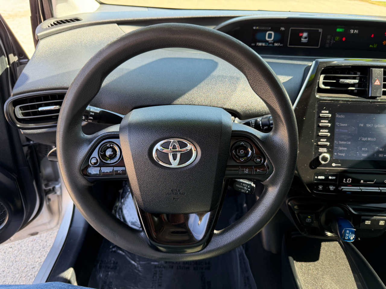 2021 Toyota Prius LE photo 13