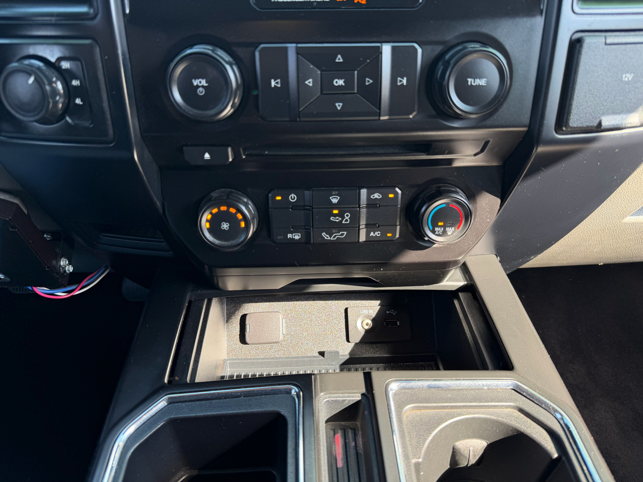 Ford F-150 XL SuperCrew 5.5-ft. Bed 4WD 2015