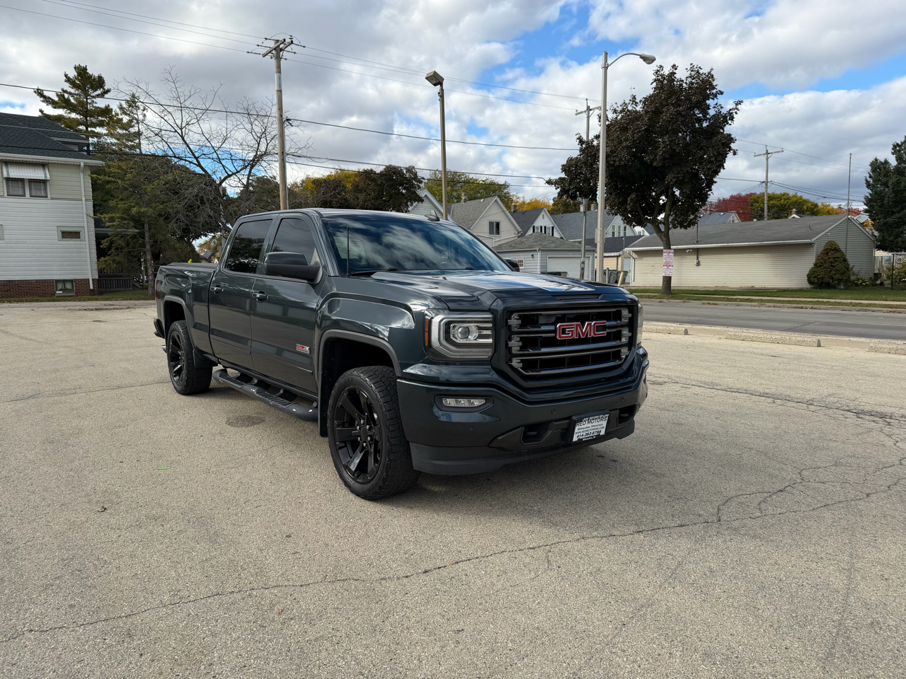 GMC Sierra 1500 SLT Crew Cab Long Box 4WD 2017 GMC Sierra 1500 SLT Crew Cab Long Box 4WD 2017