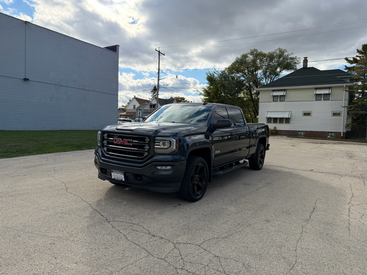 GMC Sierra 1500 SLT Crew Cab Long Box 4WD 2017 GMC Sierra 1500 SLT Crew Cab Long Box 4WD 2017