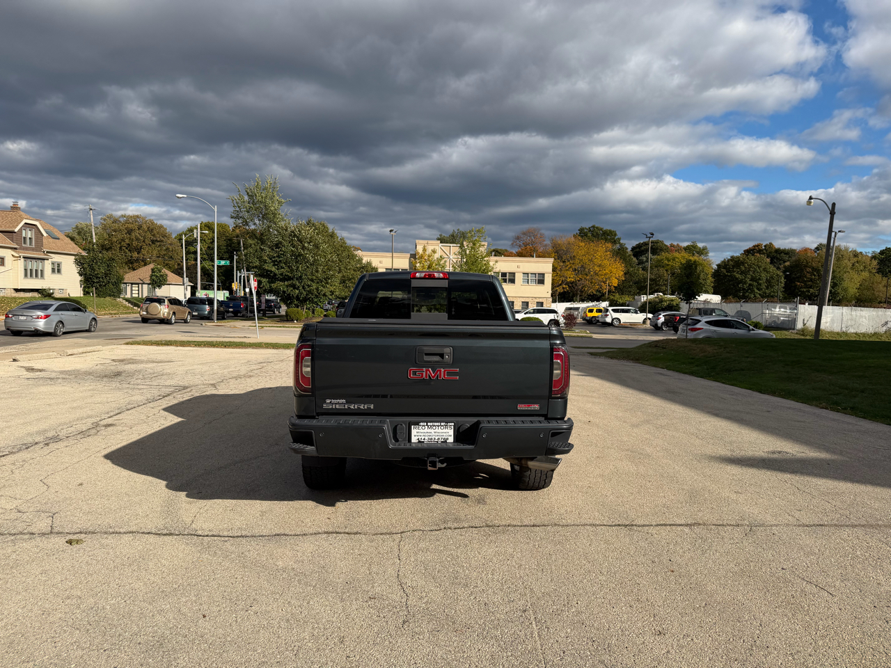 GMC Sierra 1500 SLT Crew Cab Long Box 4WD 2017 GMC Sierra 1500 SLT Crew Cab Long Box 4WD 2017