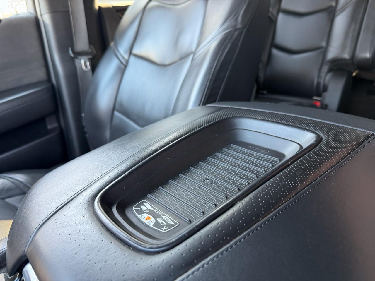 Cadillac Escalade ESV Platinum 4WD 2020