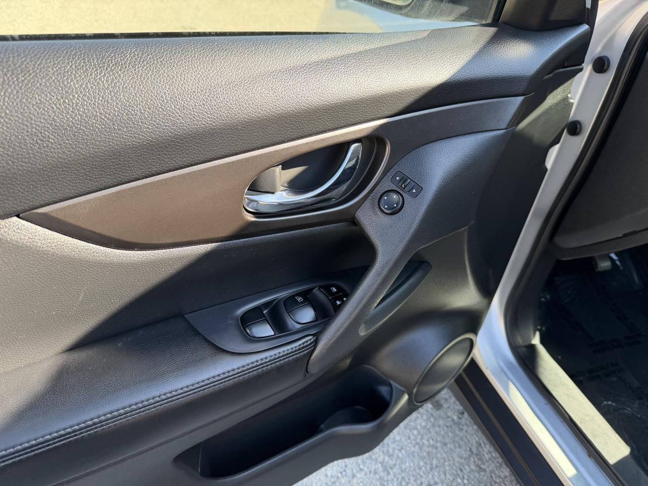Nissan Rogue S AWD 2014