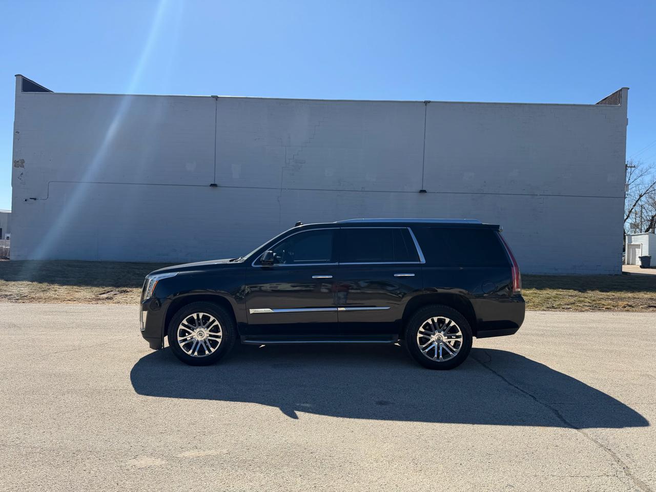 Cadillac Escalade Luxury 4WD 2015