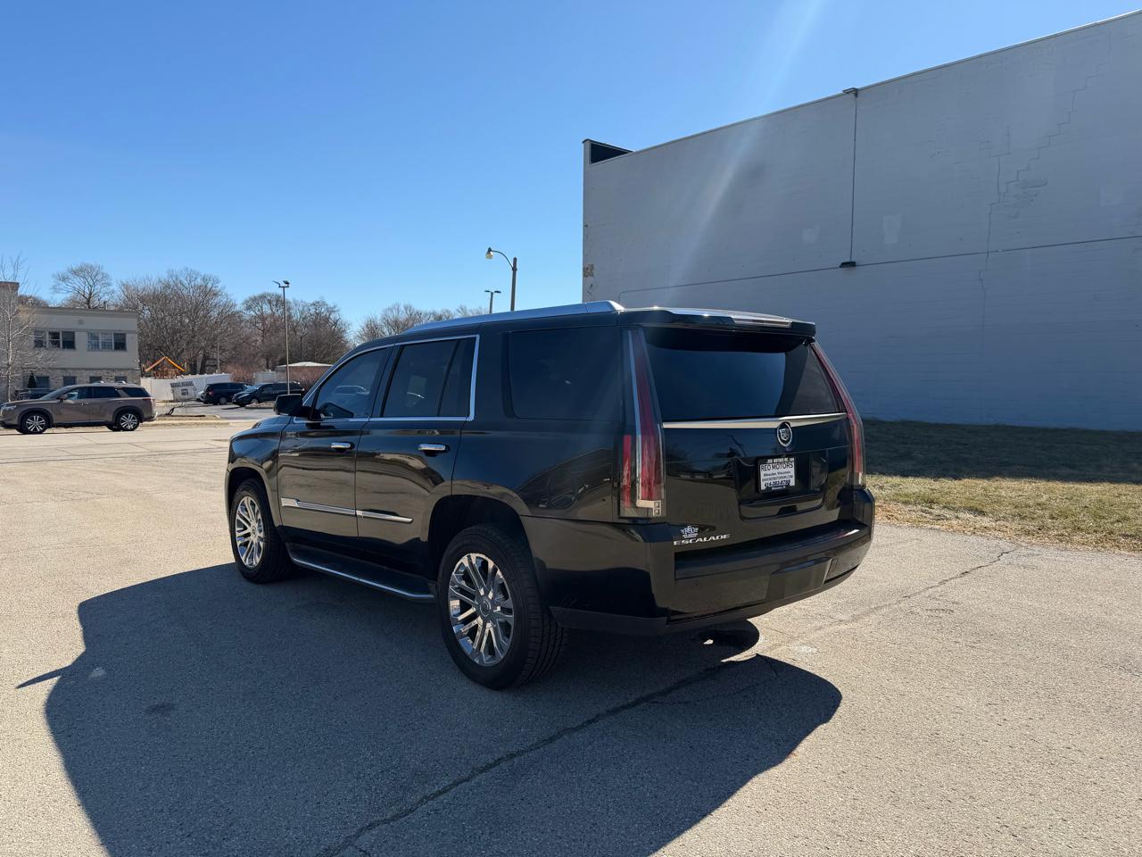 Cadillac Escalade Luxury 4WD 2015