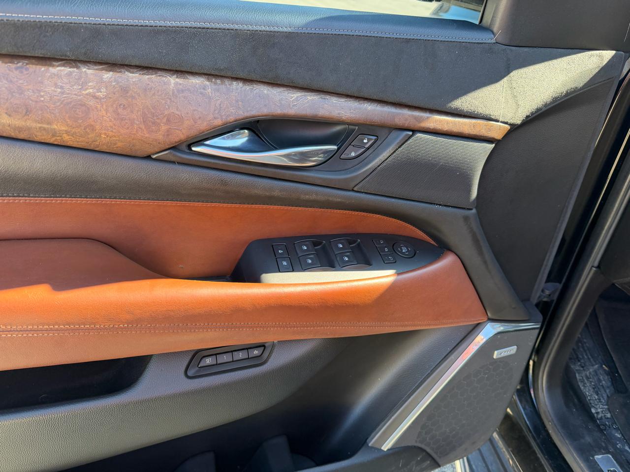 Cadillac Escalade Luxury 4WD 2015