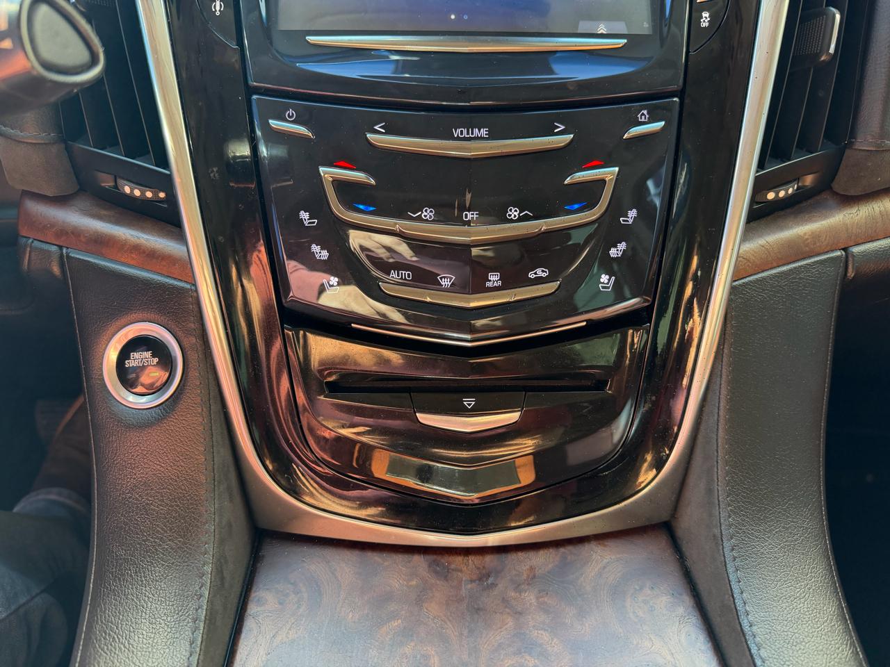 Cadillac Escalade Luxury 4WD 2015