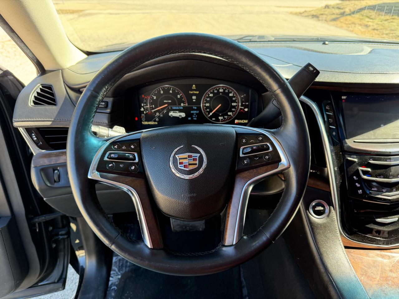 Cadillac Escalade Luxury 4WD 2015