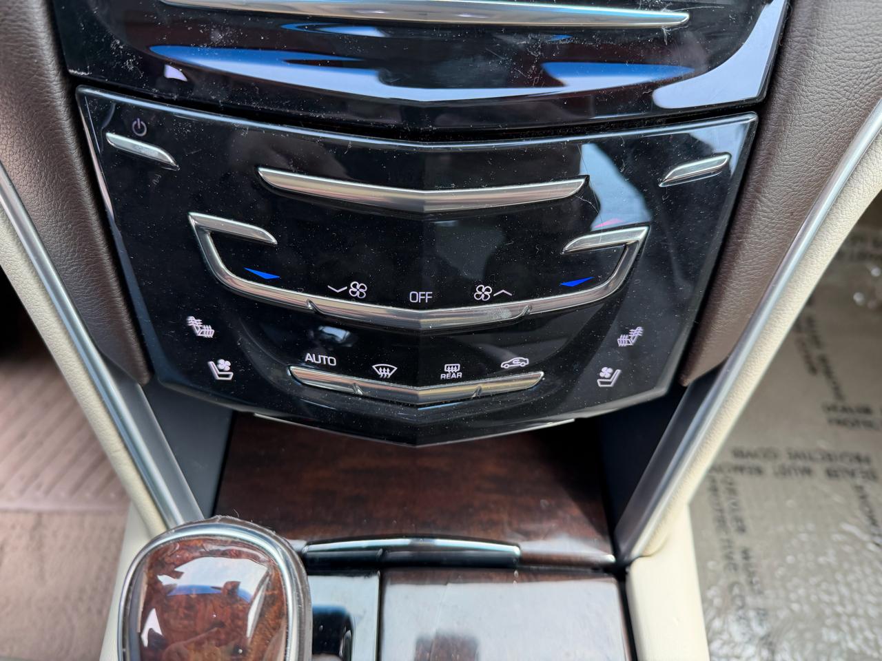 Cadillac XTS Premium 2013