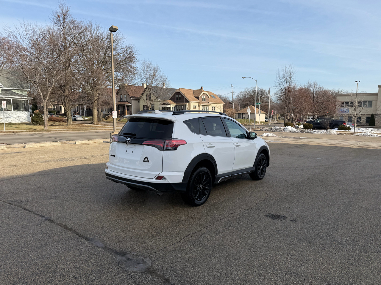Toyota RAV4 XLE AWD 2018
