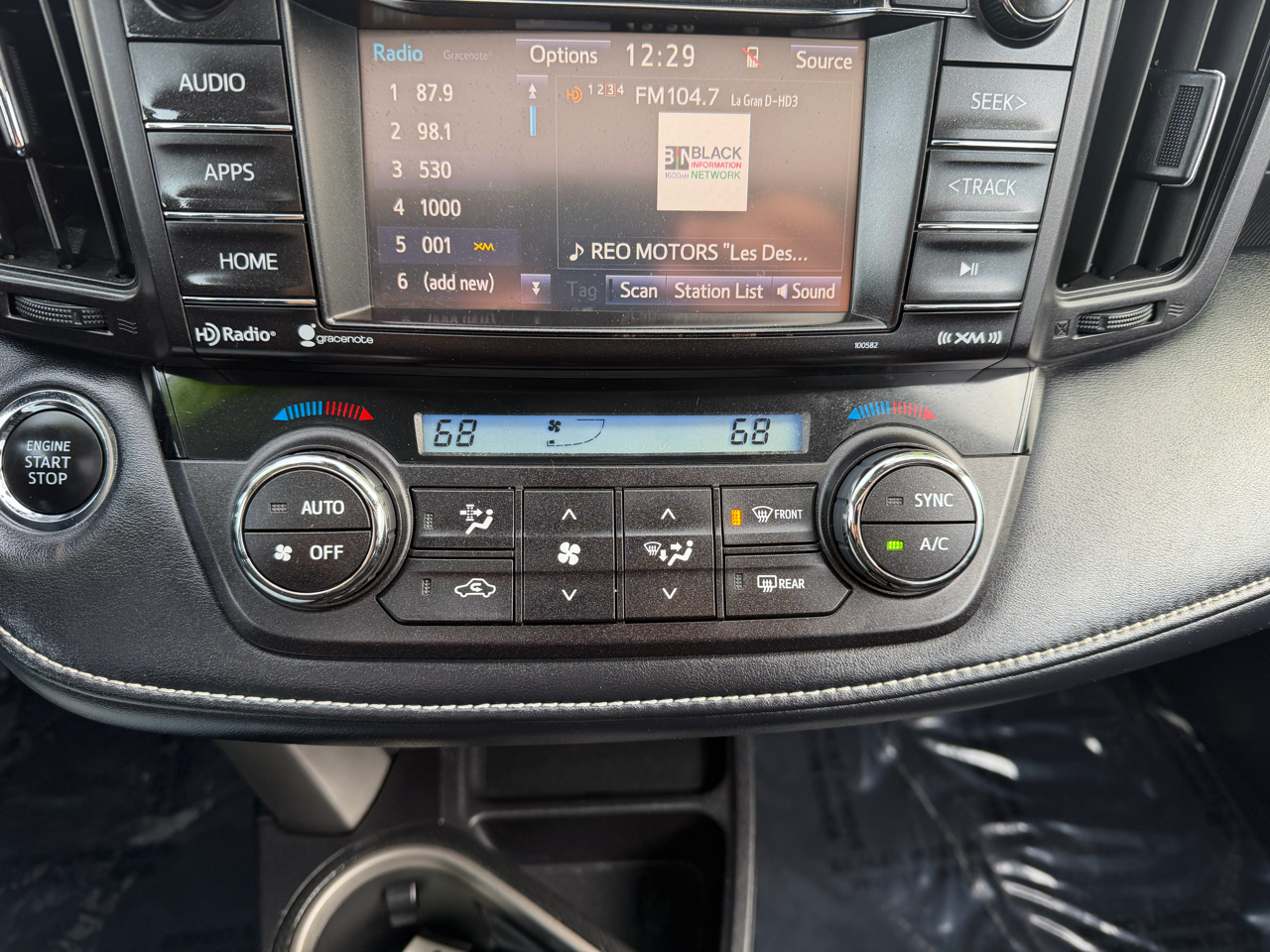 Toyota RAV4 XLE AWD 2018