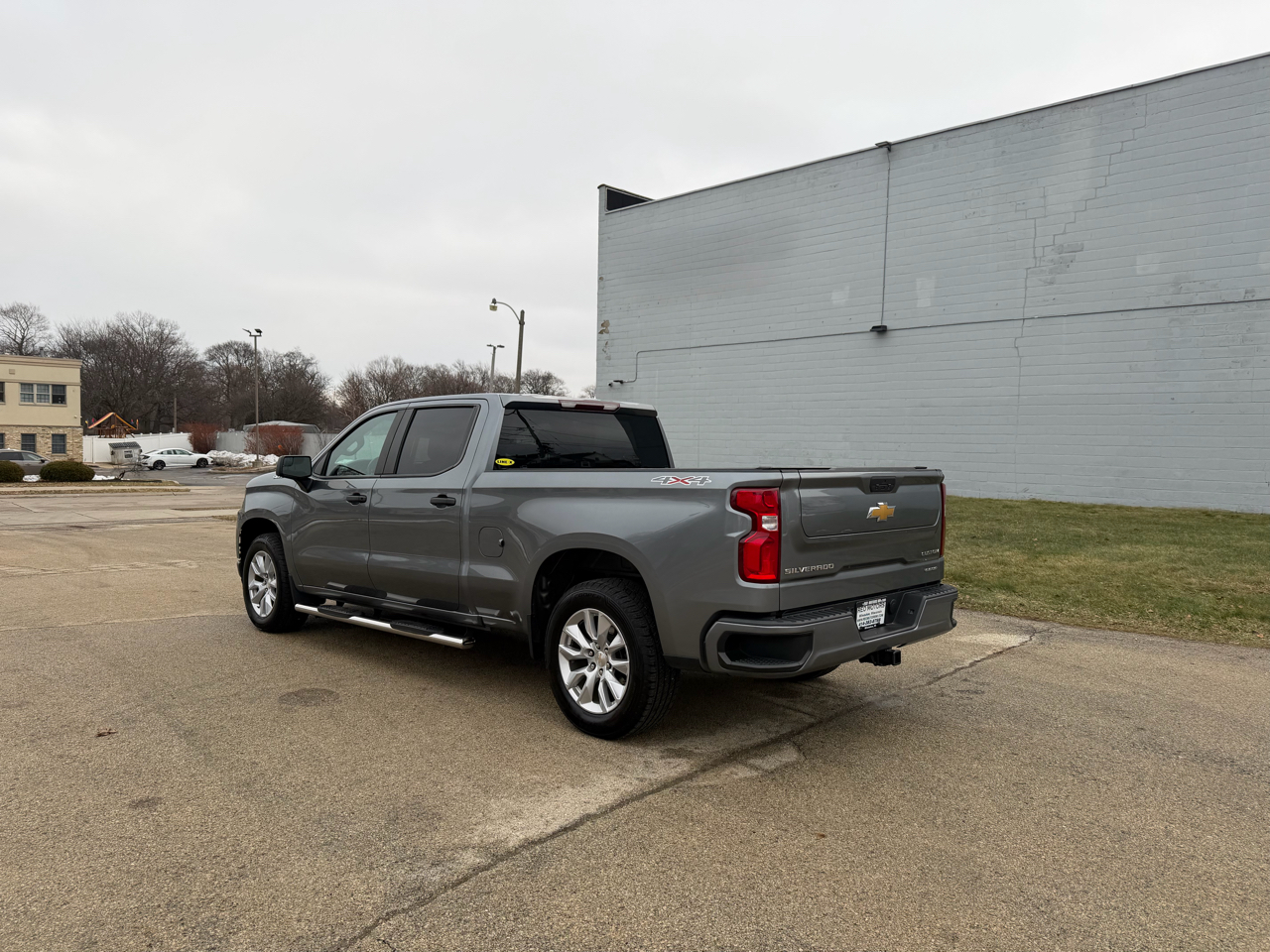 Chevrolet Silverado 1500 Custom Crew Cab Short Box 4WD 2021