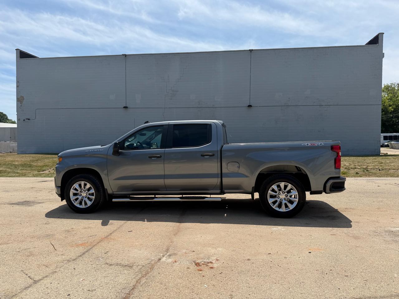 Chevrolet Silverado 1500 Custom Crew Cab Short Box 4WD 2021