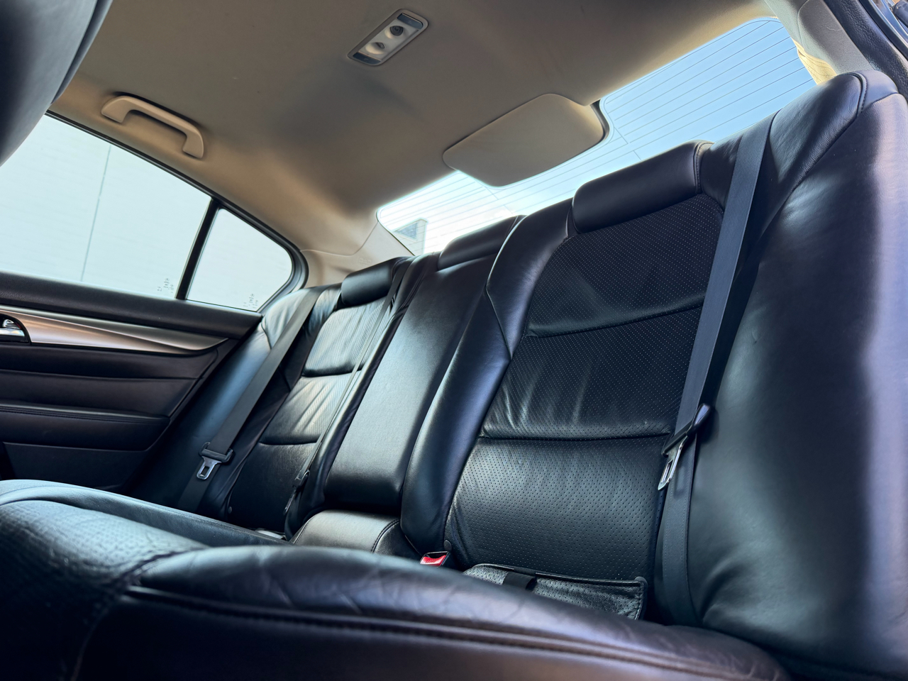 Acura TL 6-Speed AT with Tech Package and 18-In. WP 2012