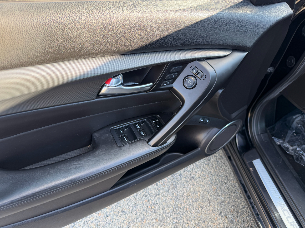 Acura TL 6-Speed AT with Tech Package and 18-In. WP 2012