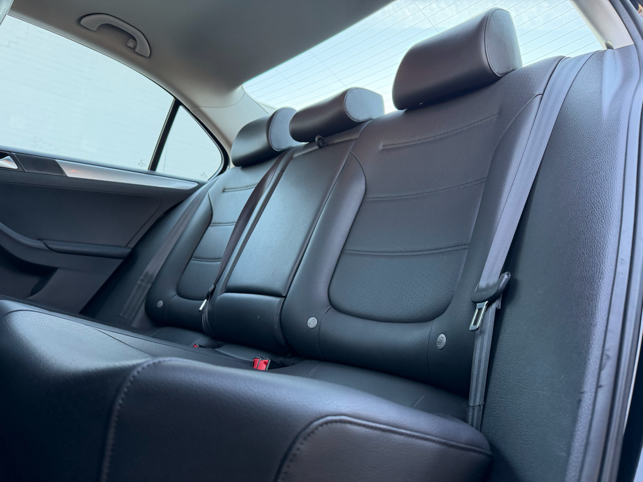 Volkswagen Jetta 1.4T SE 6A 2017