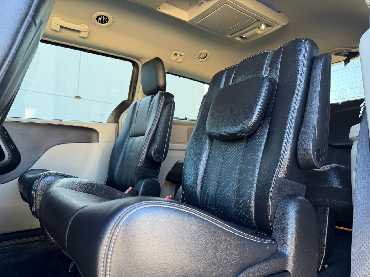 Chrysler Town & Country Touring-L 2015