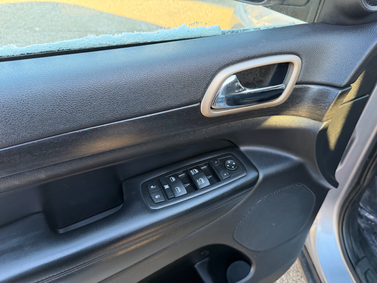 Jeep Grand Cherokee Laredo 4WD 2015