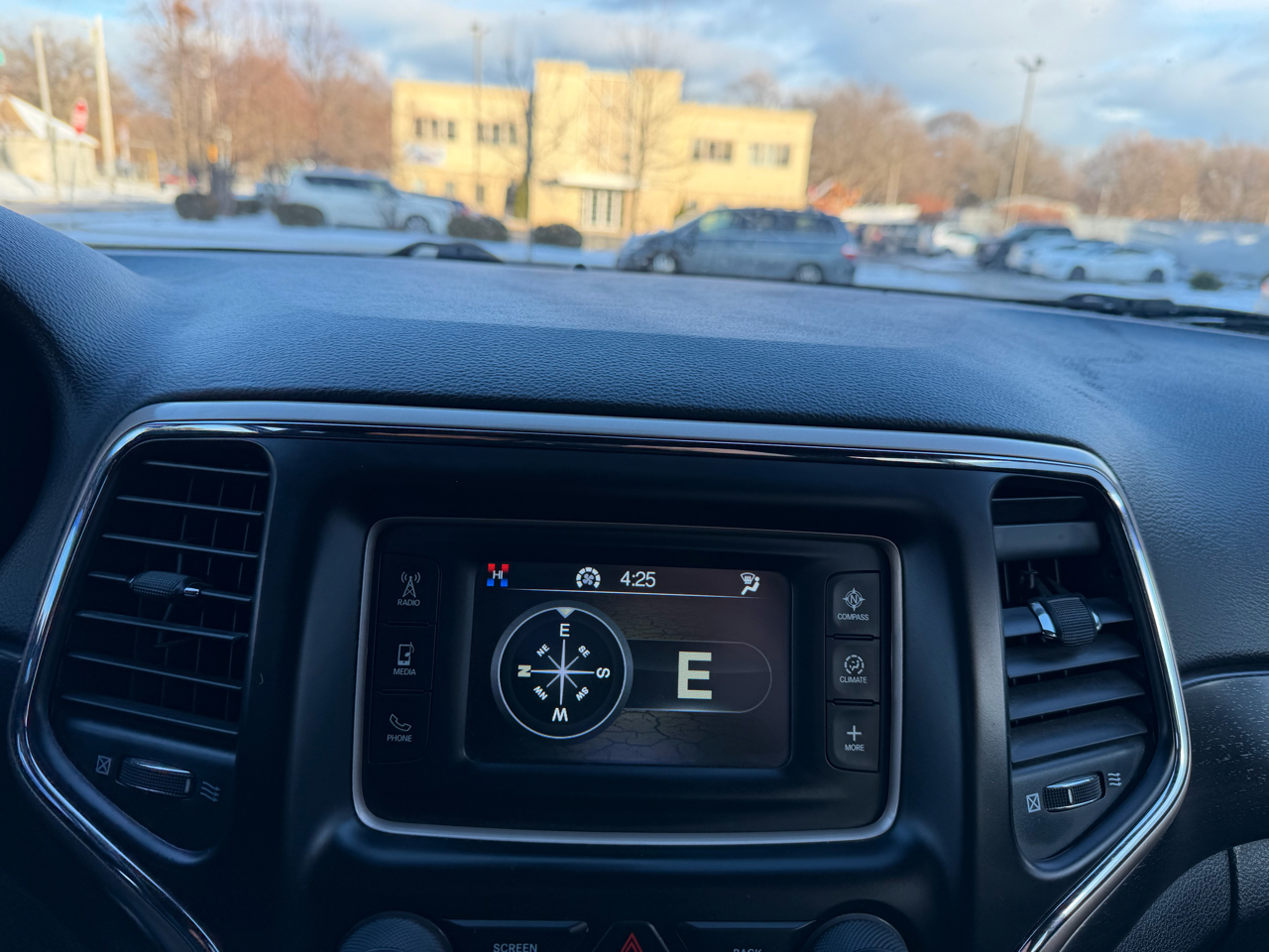 Jeep Grand Cherokee Laredo 4WD 2015