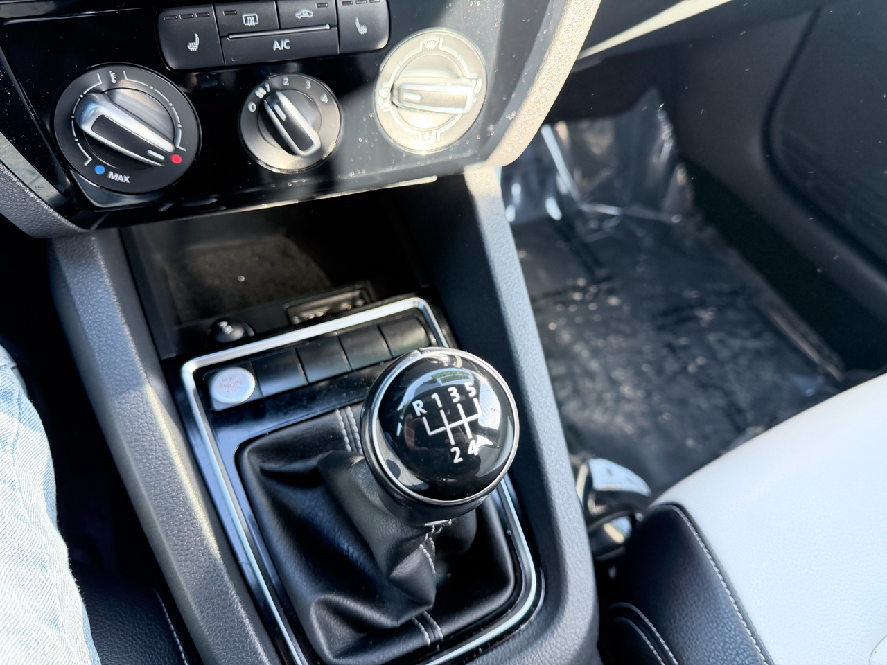 Volkswagen Jetta SE 5M 2016