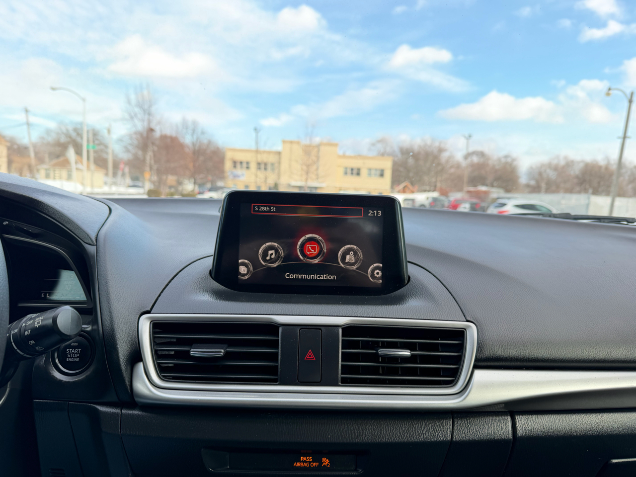 Mazda MAZDA3 i Sport AT 5-Door 2017