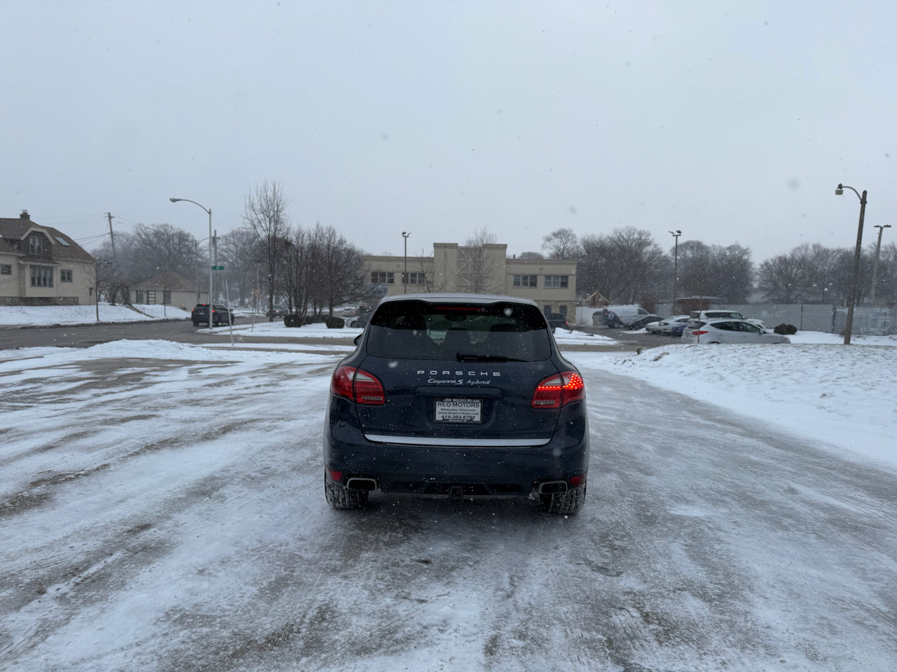 Porsche Cayenne Hybrid S 2012