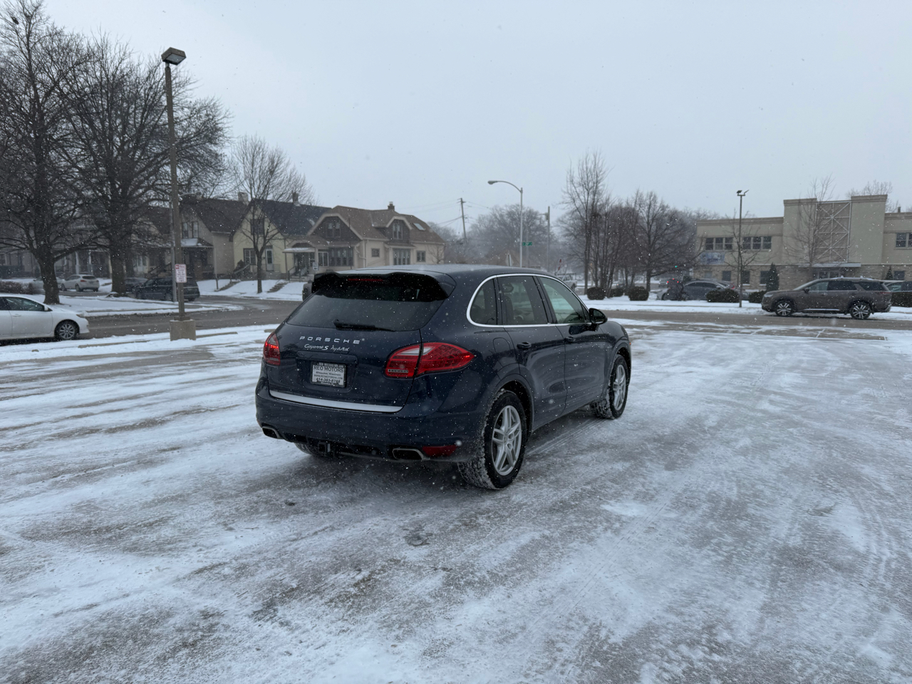 Porsche Cayenne Hybrid S 2012