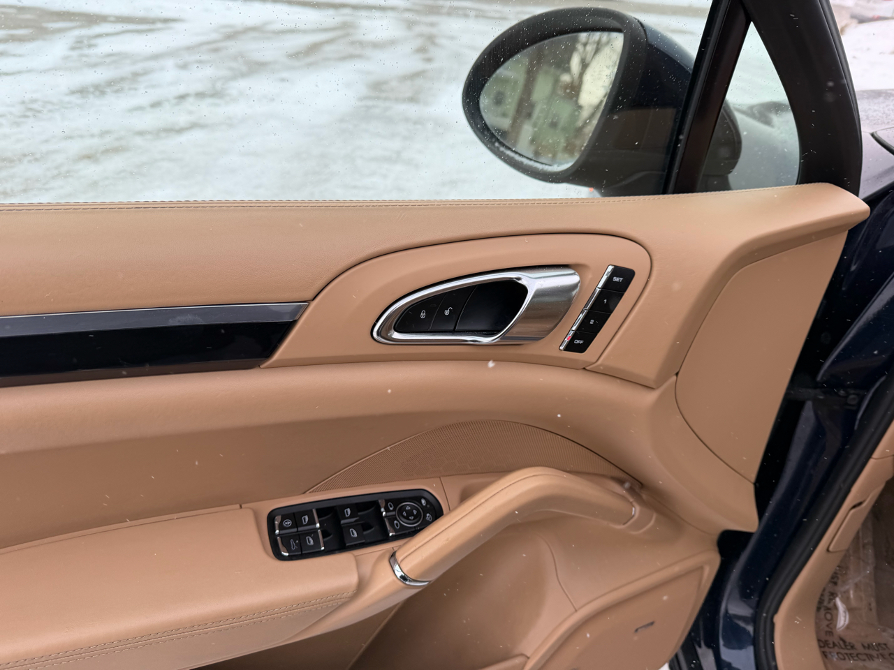 Porsche Cayenne Hybrid S 2012