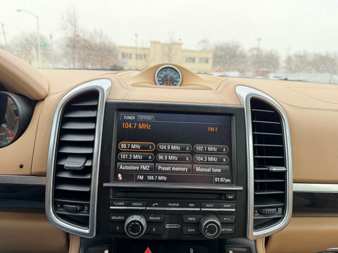 Porsche Cayenne Hybrid S 2012