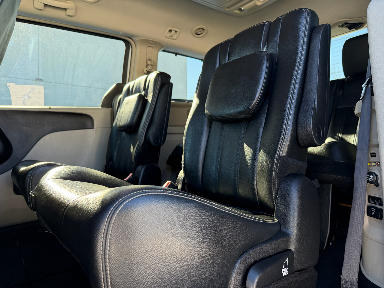 Chrysler Town & Country Touring 2016