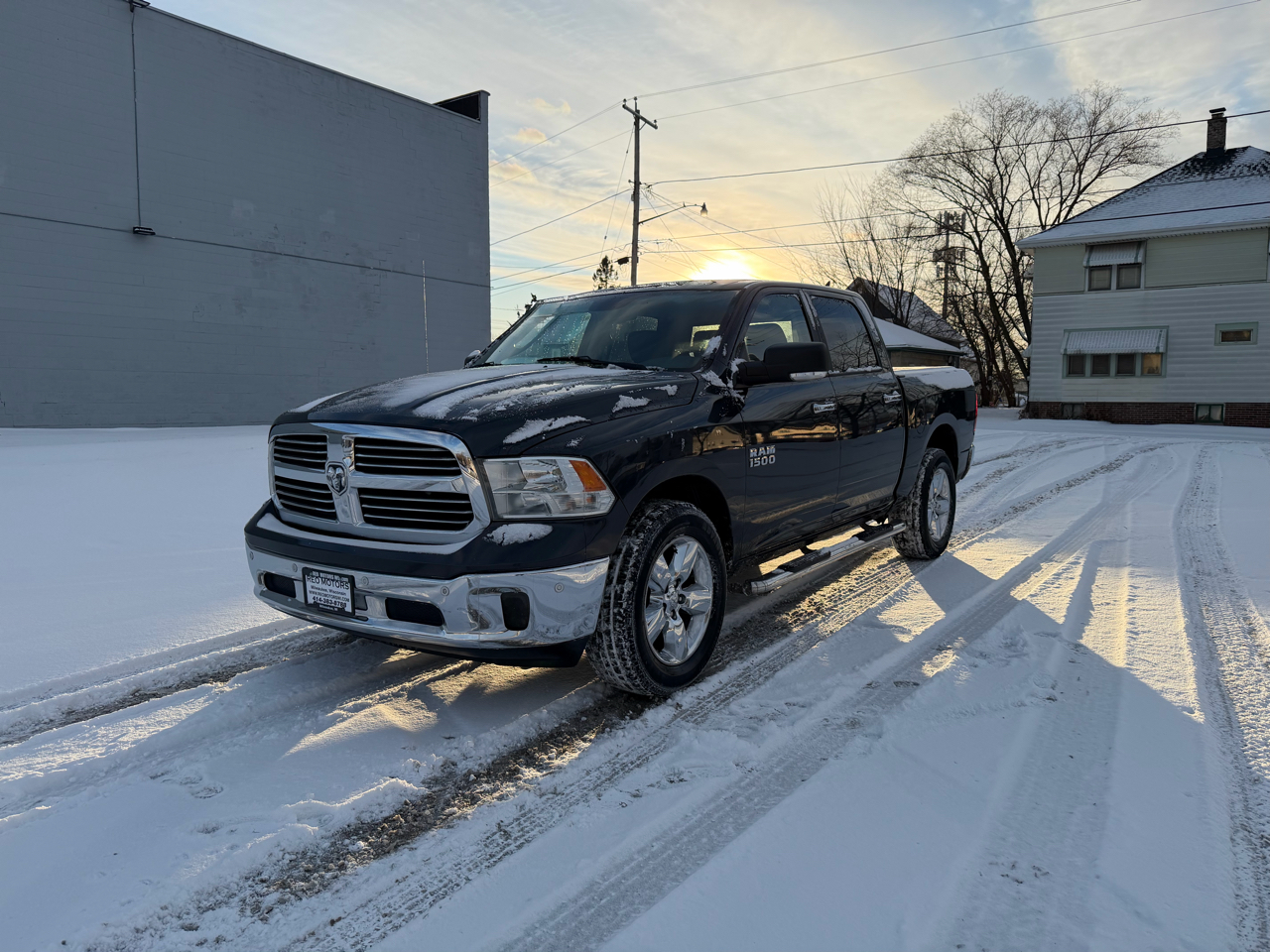 RAM 1500 SLT Crew Cab SWB 4WD 2017