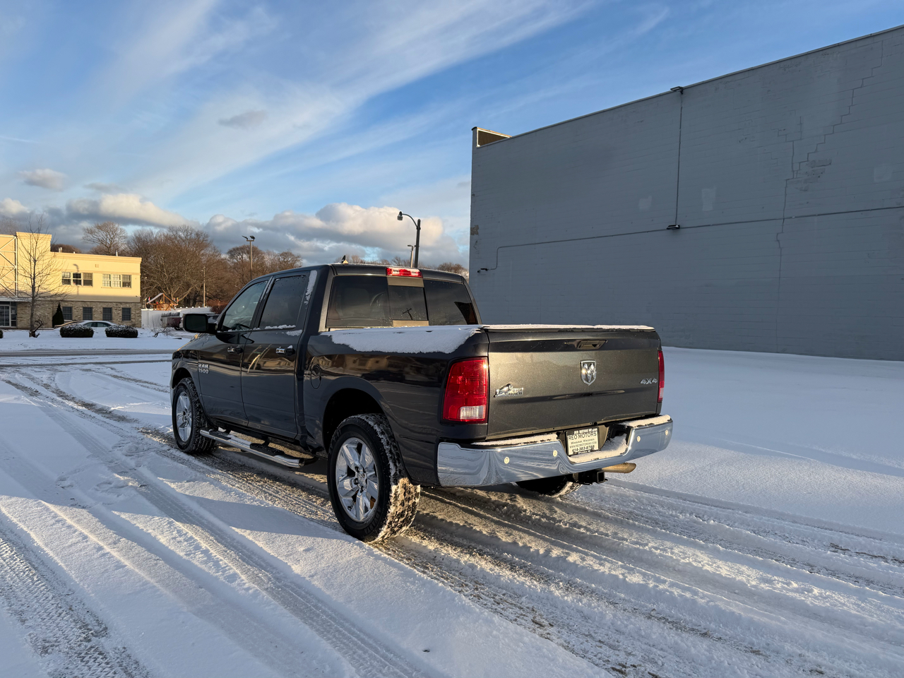 RAM 1500 SLT Crew Cab SWB 4WD 2017
